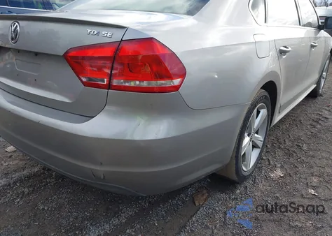 2013 Volkswagen Passat 2.0L Tdi Se z USA, uszkodzony, nr VIN 1VWBN7A32DC098462